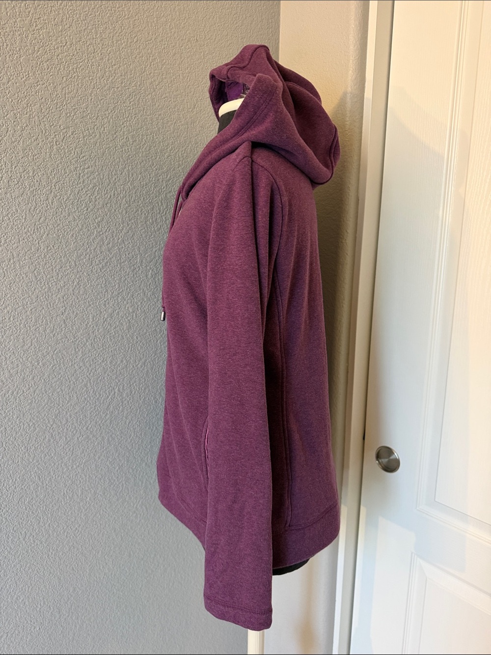 UGG Benson Hoodie Fleece Zip-Up Hooded Jacket in Plum Size Medium - Picture 2 of 9